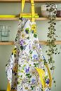 Bild von Wildflower Cotton Apron - Ulster Weavers