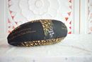 Bild von Meditationskissen Halbmond in  schwarz/gold 40 x10 cm von The Spirit of OM