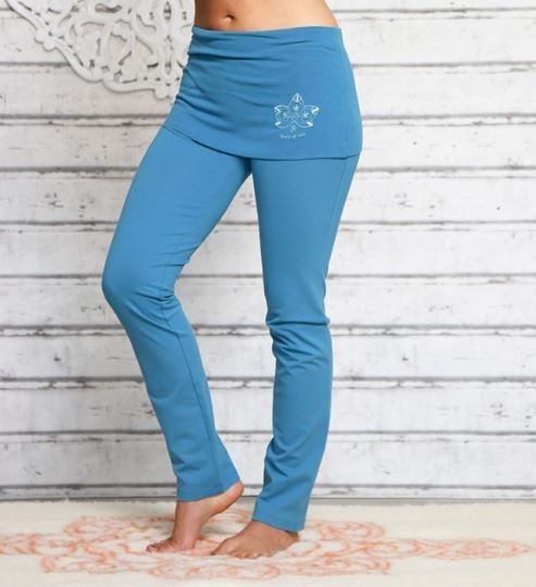 Bild von Yogahose lang mit Rockbund in aloha-blau von The Spirit of OM