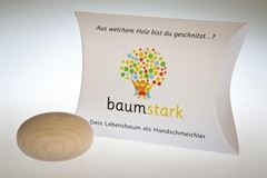 Bild von Handschmeichler Nussbaum mit Baumhoroskop von baumstark