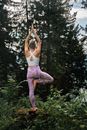 Bild von Yoga Leggings Puja in Malve von The Spirit of Om