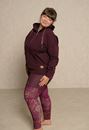 Bild von Kapuzenjacke weit in aubergine von The Spirit of OM