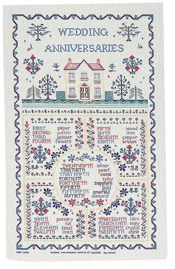 Bild von Wedding Sampler Cotton Tea Towel - Ulster Weavers