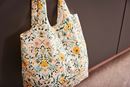 Bild von Bee Bloom Packable Bag - Ulster Weavers