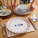 Bild von Catch of the Day Porcelain Dinner Plate - Ulster Weavers