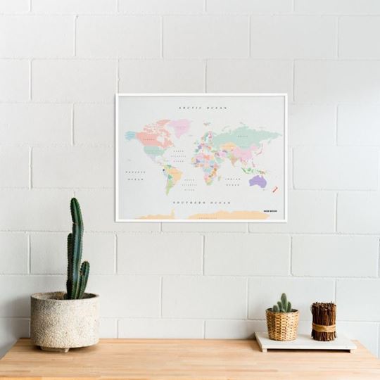 Bild von Woody Map - Watercolor - L - Retro - White Frame