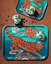 Bild von Emma J Shipley Snow Leopard/teal Tray 43x33 - Jamida of Sweden